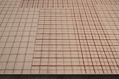 Variegated Grid | Taupe / Wine