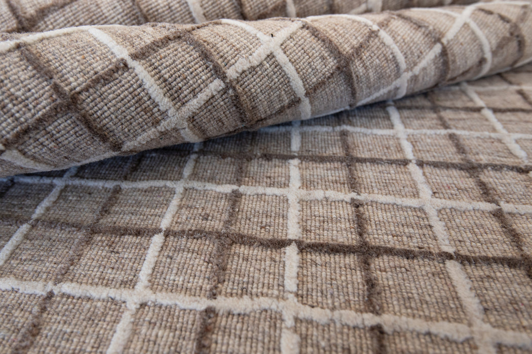 Variegated Grid | Brown / White