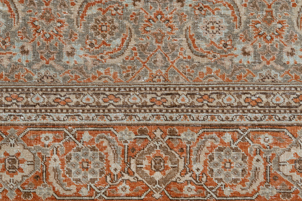 TABRIZ RUG, NORTH WEST PERSIA, 6'7" x 9'9"