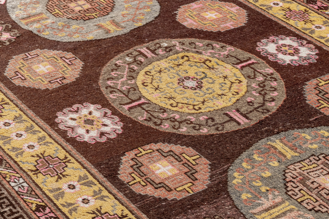 SAMARKAND RUG, EAST TURKESTAN, 5' 6" X 11'