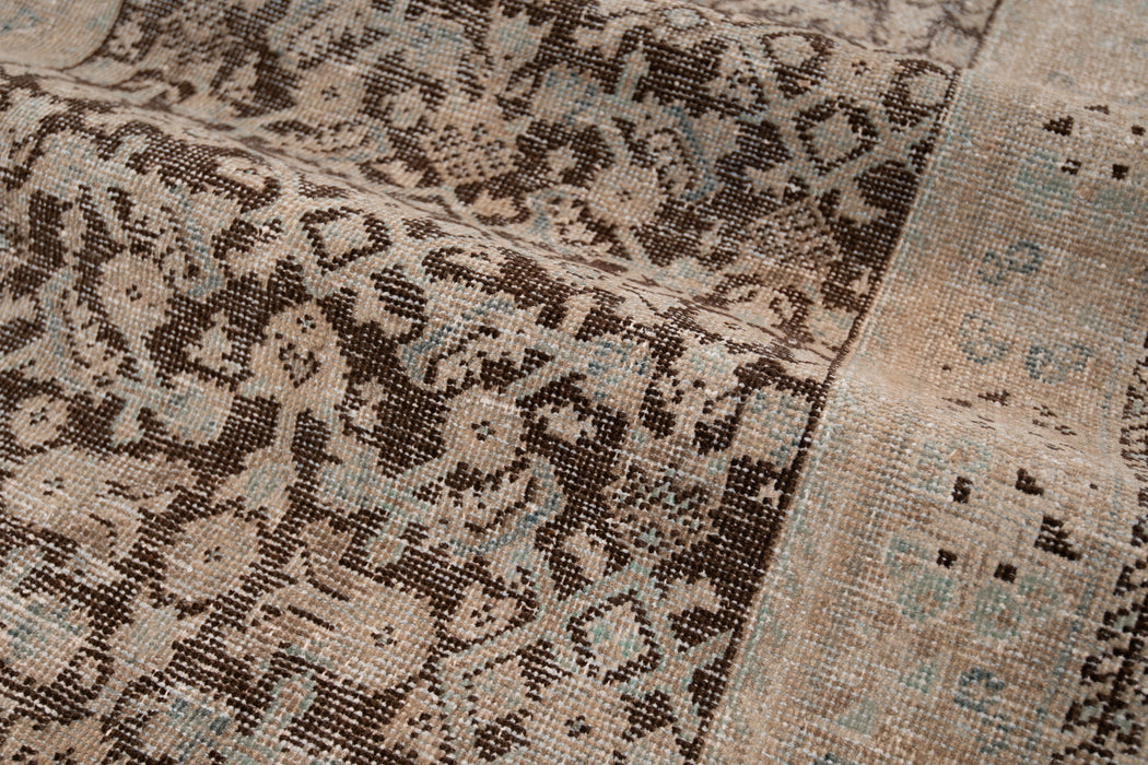 AR31493, TABRIZ RUG, NORTH WEST PERSIA, 3'2" X 10'9"
