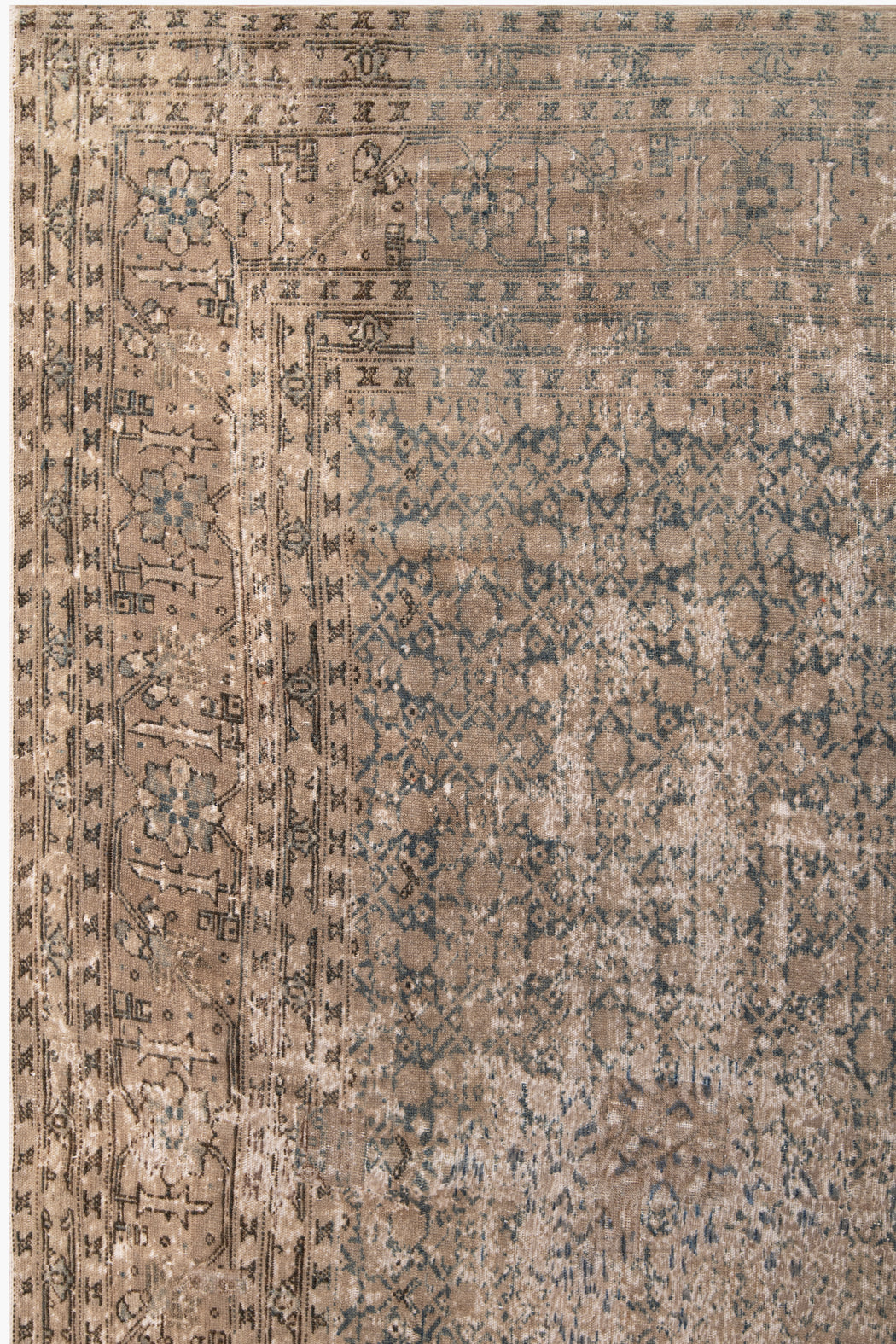TABRIZ RUG, NORTH WEST PERSIA, 7'9" X 9'8"