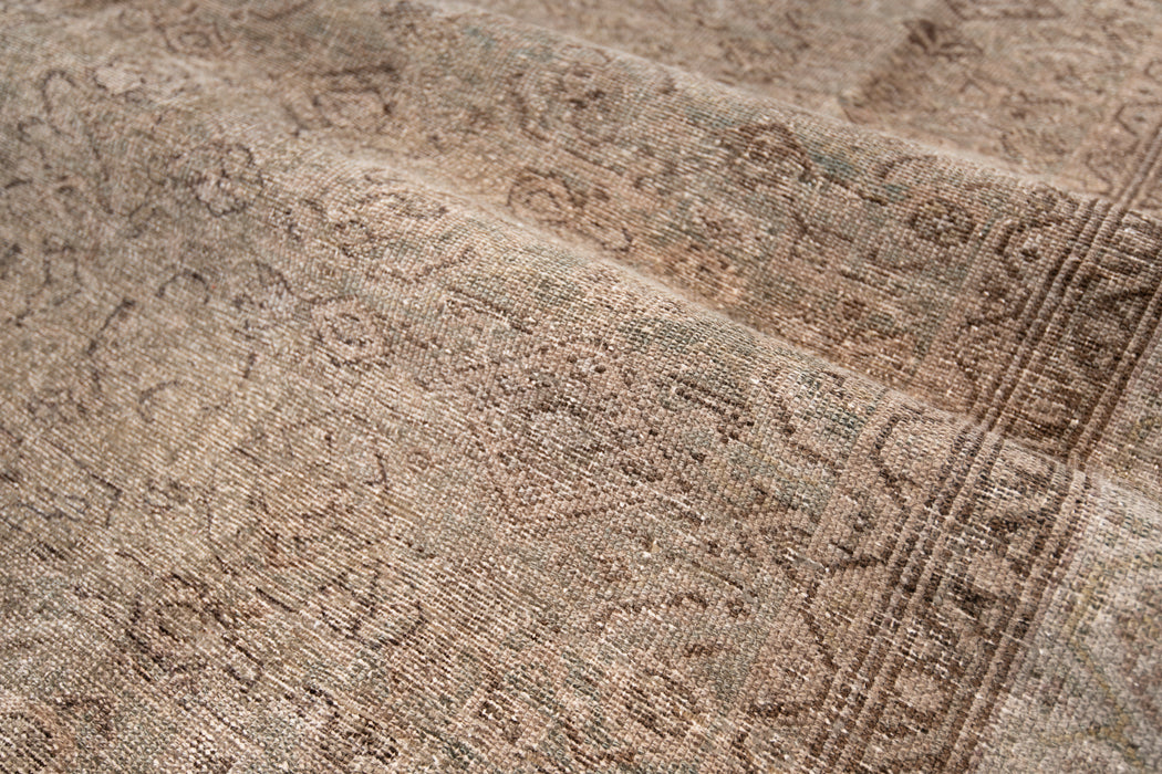 AR31507, TABRIZ RUG, NORTH WEST PERSIA, 6'2"x11"