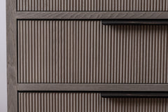 Enzo Dresser