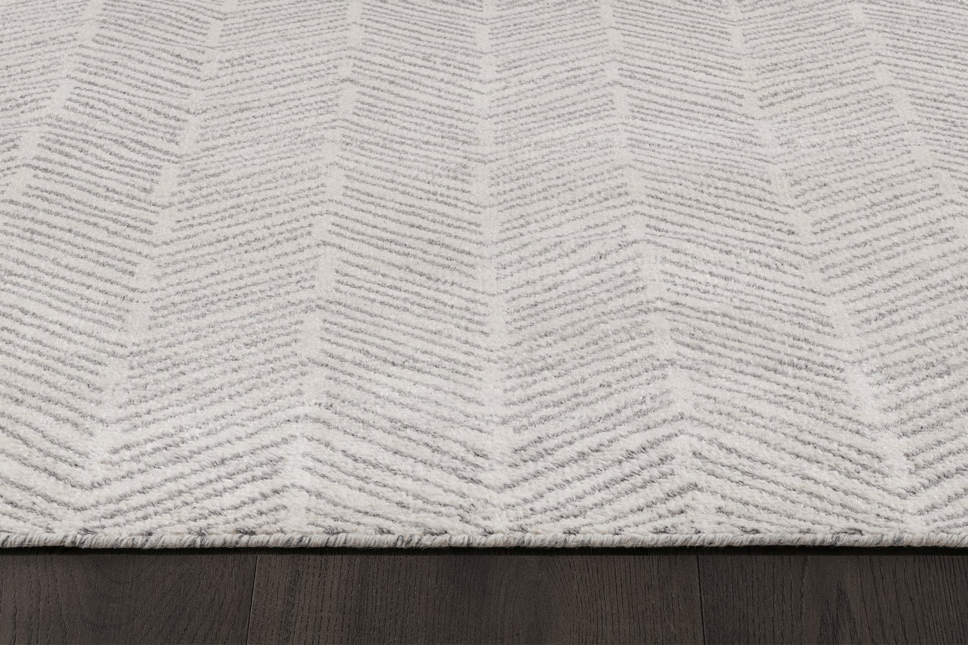 Alia Rug – White / Silver