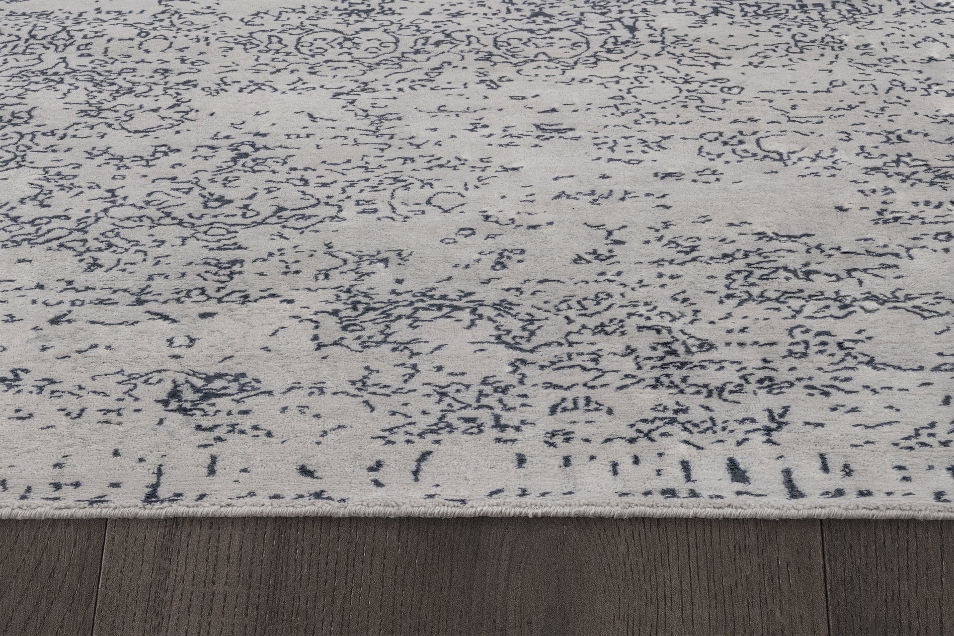 Albero Rug – Silver / Navy