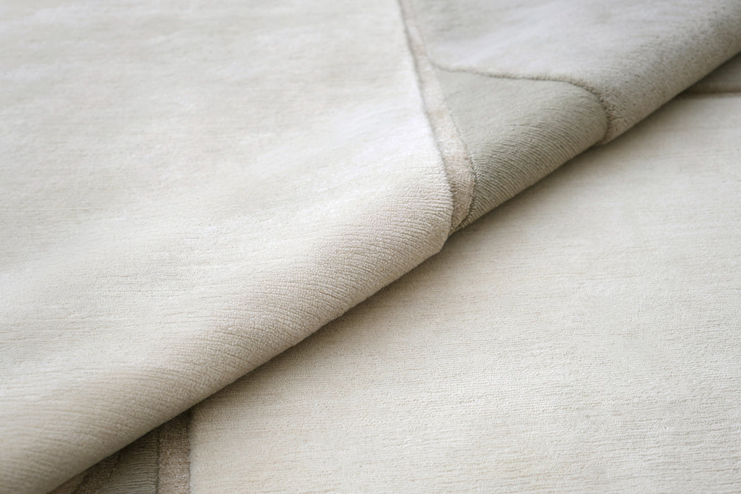 Equipoise Rug – Platinum