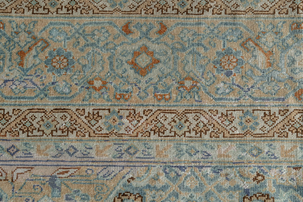 AR30060/16261, TABRIZ RUG, NORTH WEST PERSIA, 8' X 11'4"