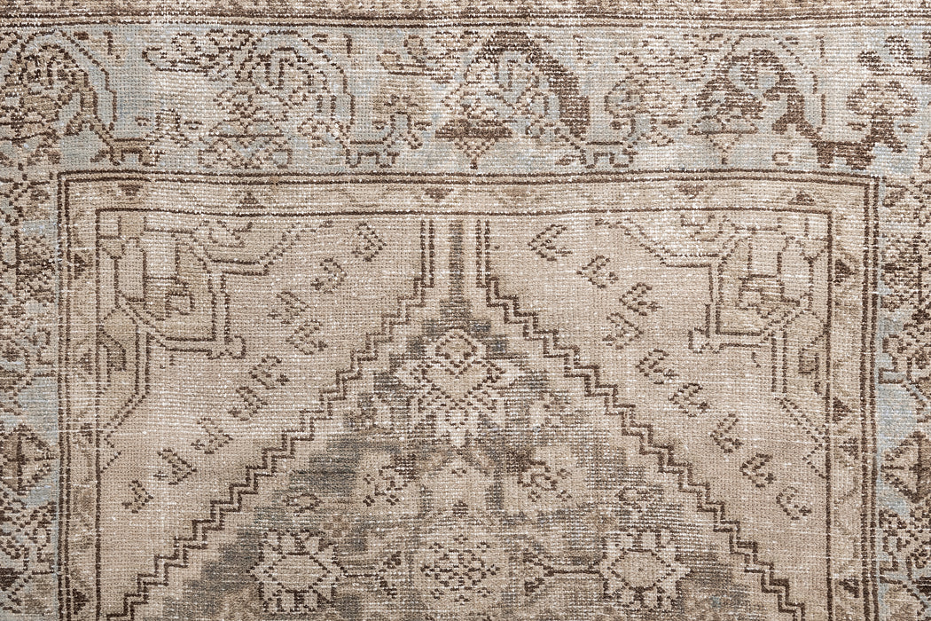 MALAYIR RUG, WEST PERSIA, 3'8" x 16'6"