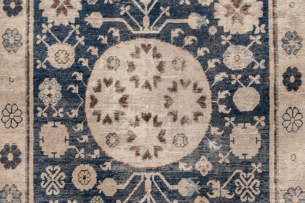 KHOTAN RUG, AR30127/11225, EAST TURKESTAN, 4'7" x 9'