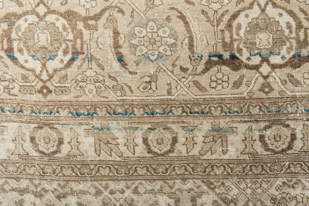 TABRIZ RUG, NORTH WEST PERSIA, 14'10" x 21'