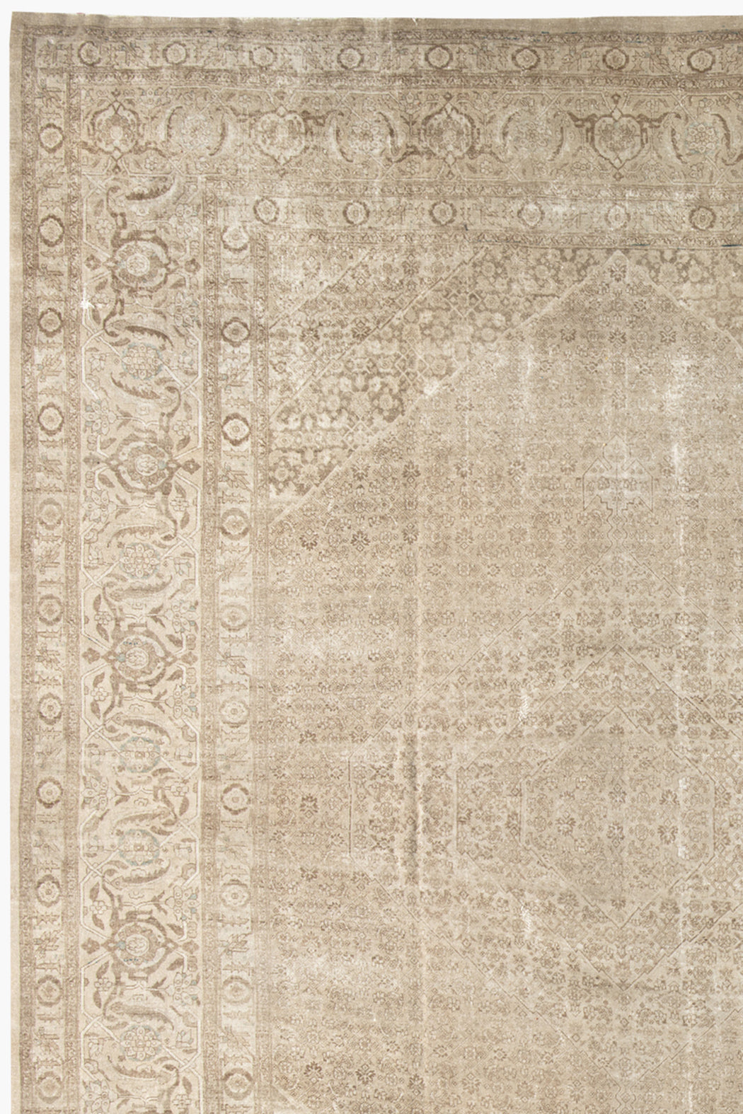 TABRIZ RUG, NORTH WEST PERSIA, 14'10" x 21'
