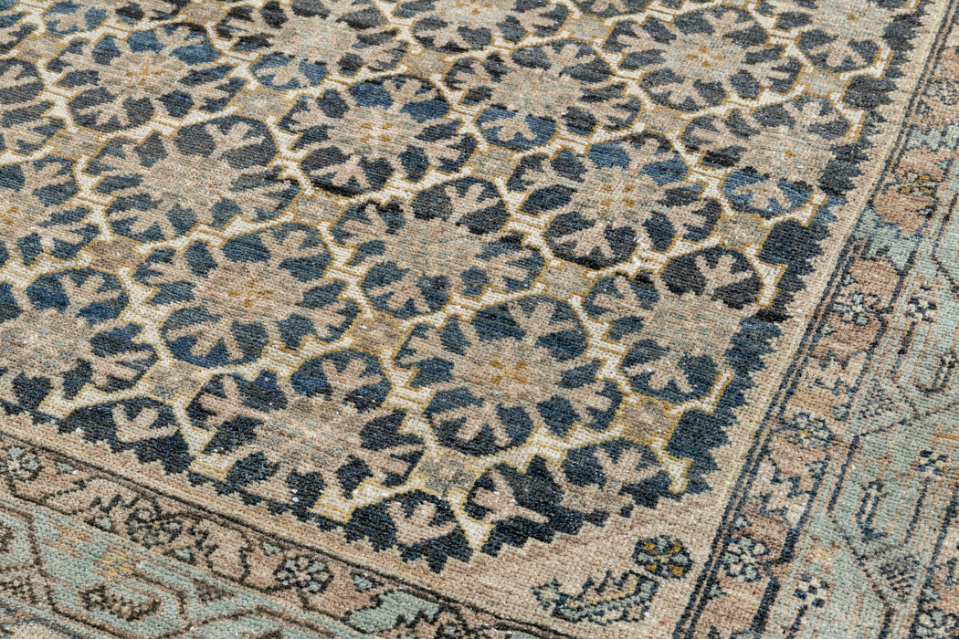MALAYIR RUG, WEST PERSIA, 3'9" X 4'10"