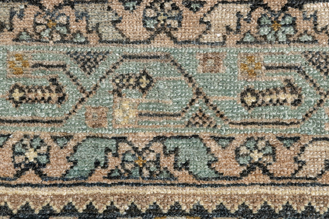 MALAYIR RUG, WEST PERSIA, 3'9" X 4'10"