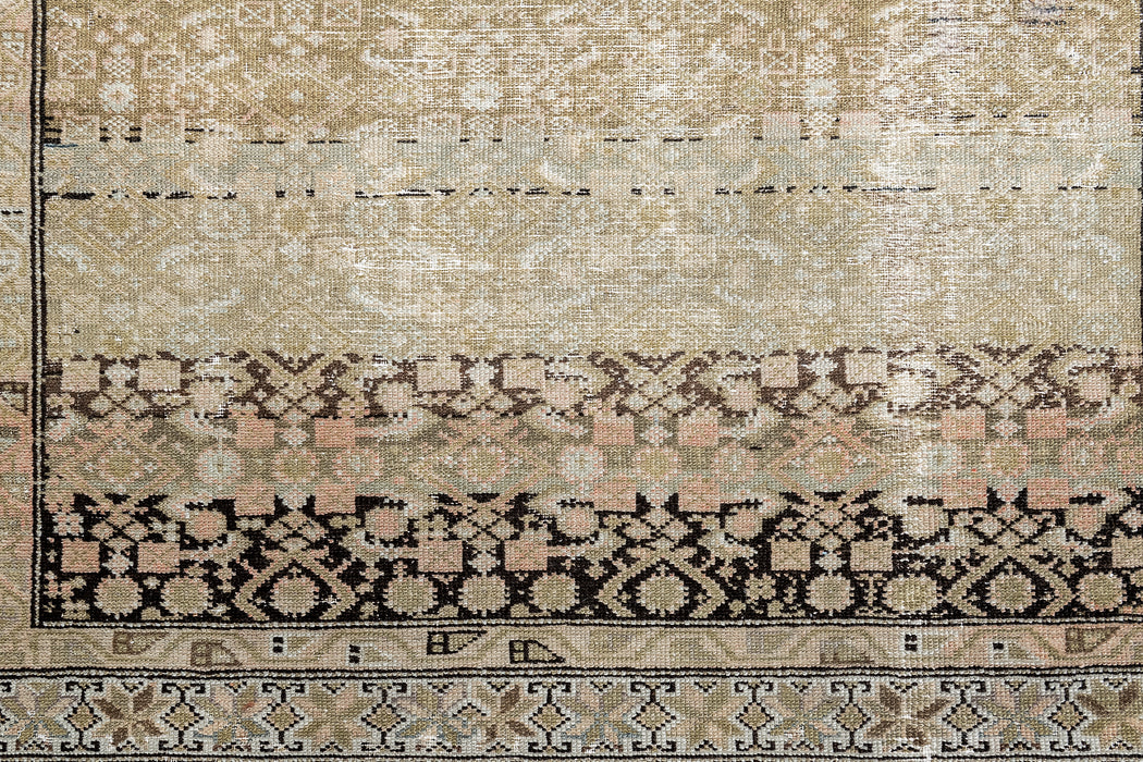 MALAYIR RUG, WEST PERSIA, 4' X 6'7"