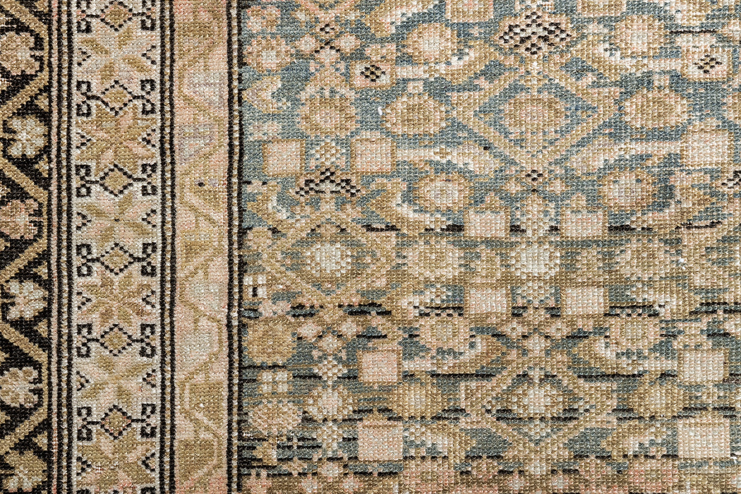 MALAYIR RUG, WEST PERSIA, 4' X 6'7"