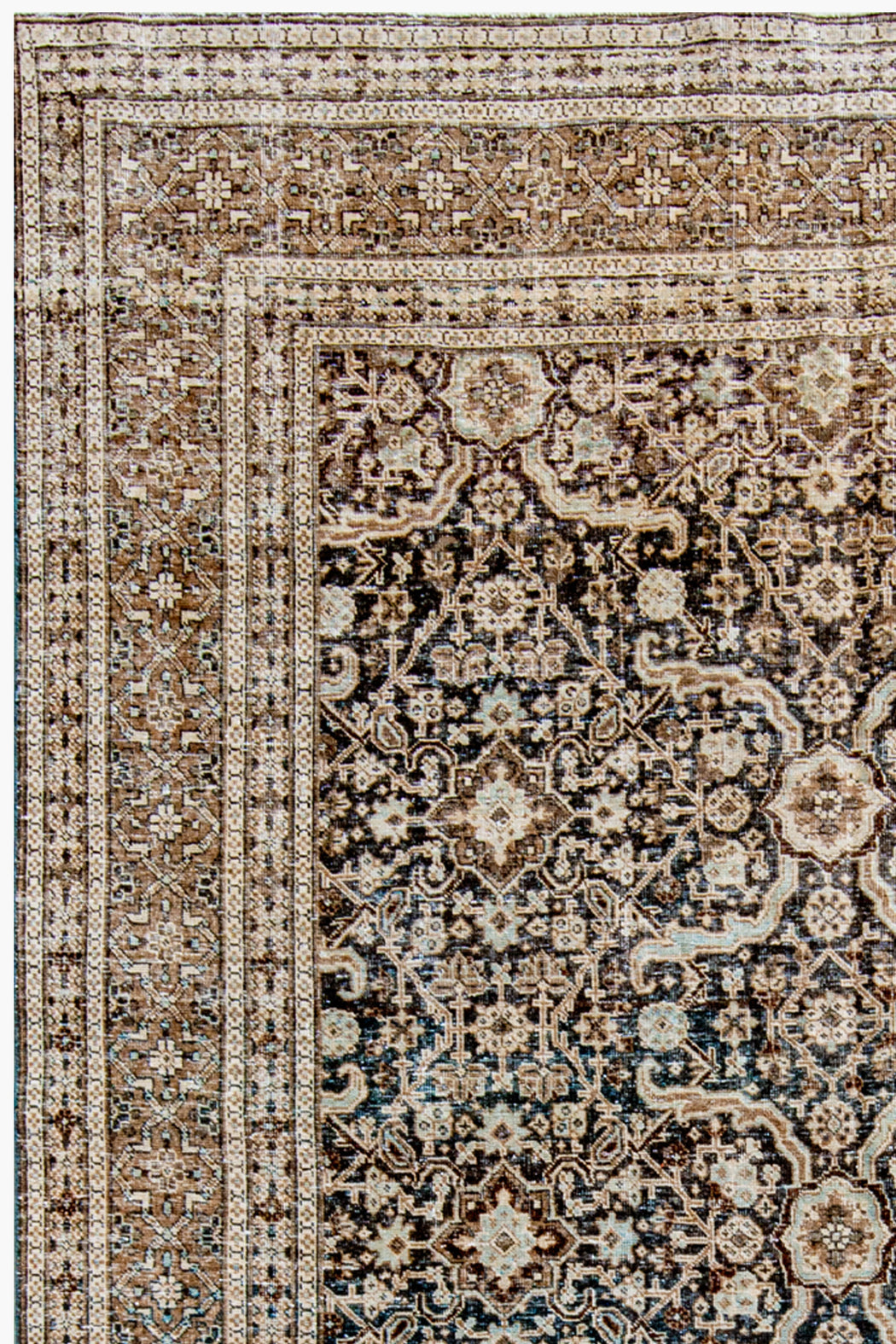 TABRIZ RUG, AR31046/9520, NORTH WEST PERSIA, 7'5" X 10'7"