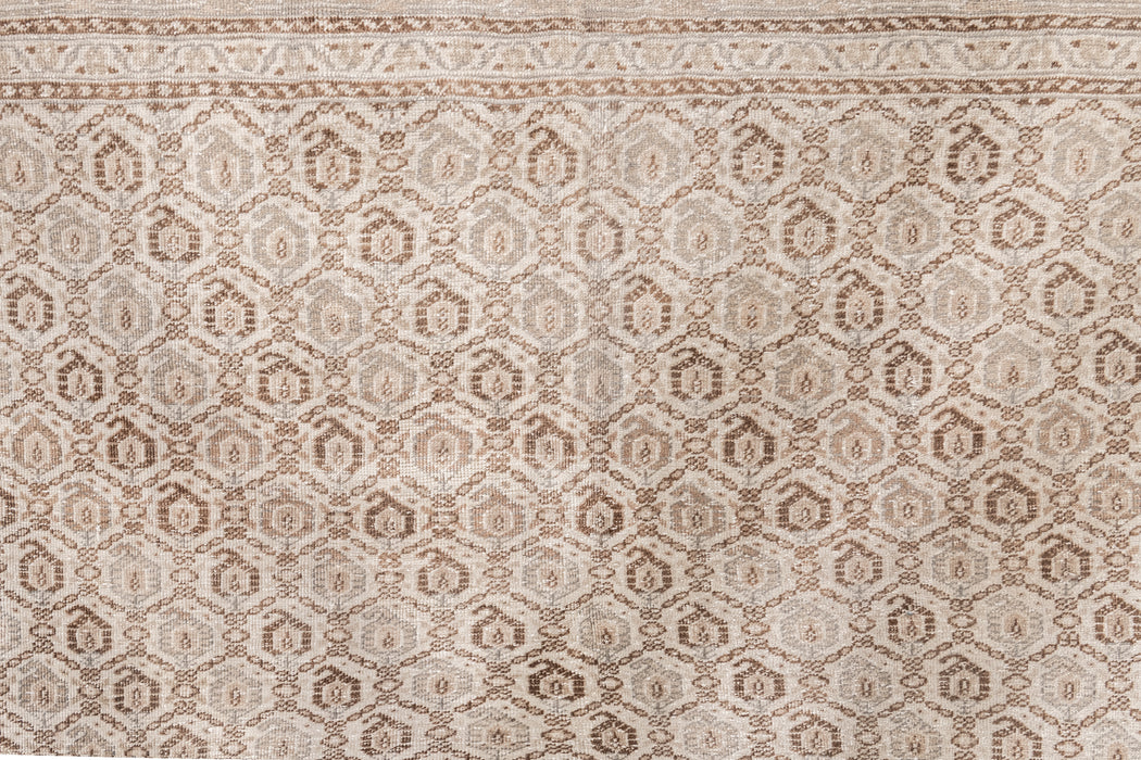 TABRIZ RUG, AR31048/9525, NORTH WEST PERSIA, 6' X 9'3"