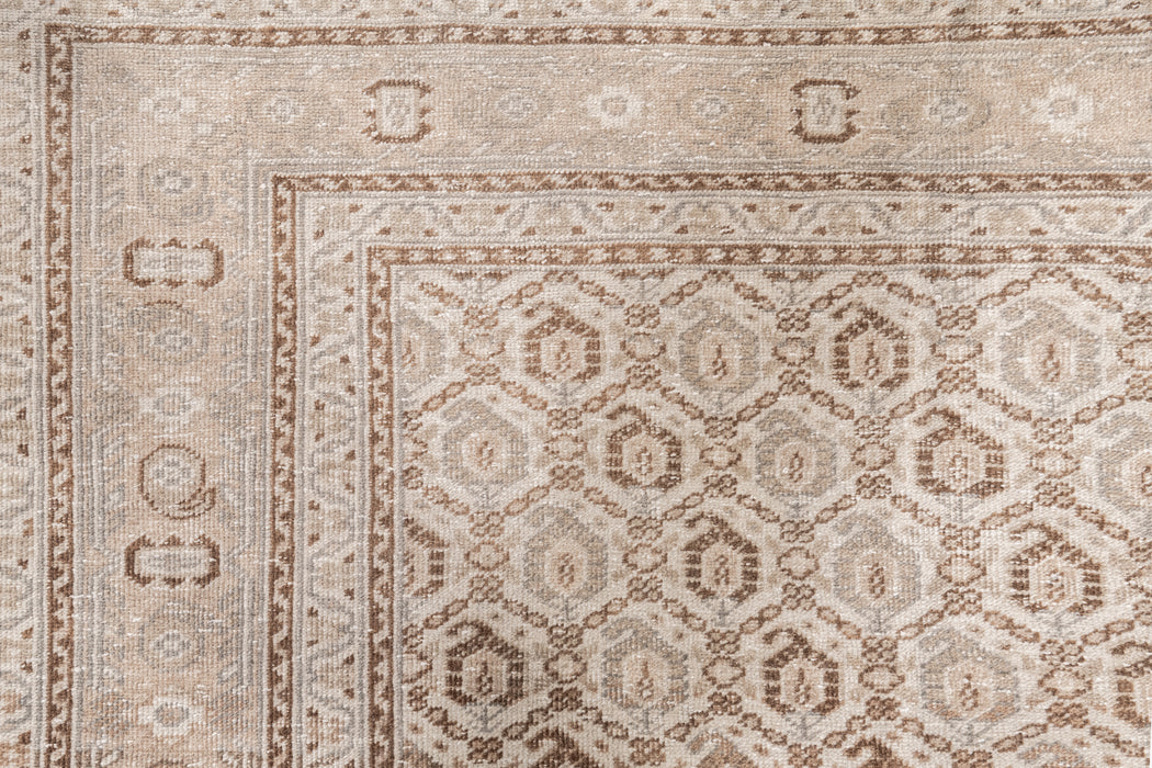 TABRIZ RUG, AR31048/9525, NORTH WEST PERSIA, 6' X 9'3"