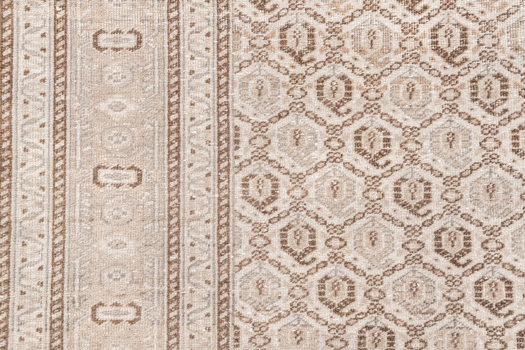 TABRIZ RUG, AR31048/9525, NORTH WEST PERSIA, 6' X 9'3"