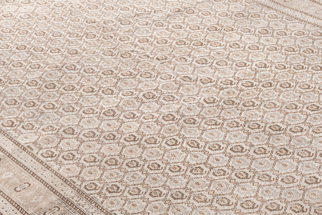 TABRIZ RUG, AR31048/9525, NORTH WEST PERSIA, 6' X 9'3"
