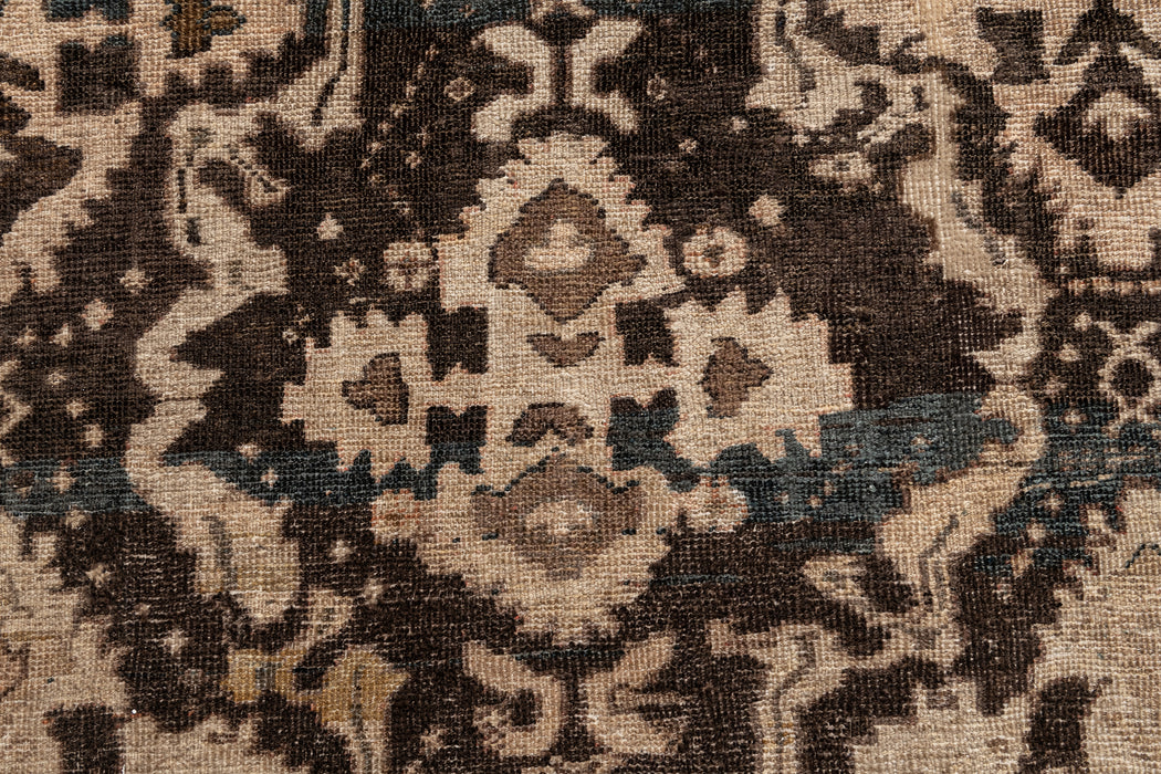 SULTANABAD RUG, WEST PERSIA, 16'9" X 27'1"