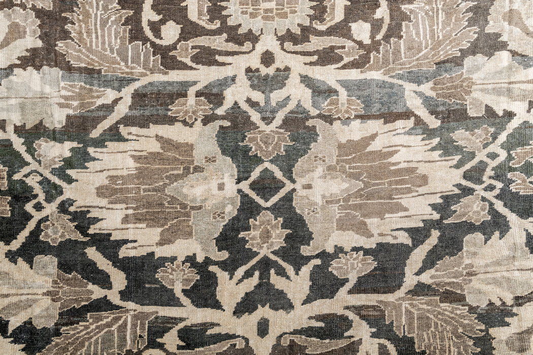 SULTANABAD RUG, WEST PERSIA, 13'10" X 19'9"