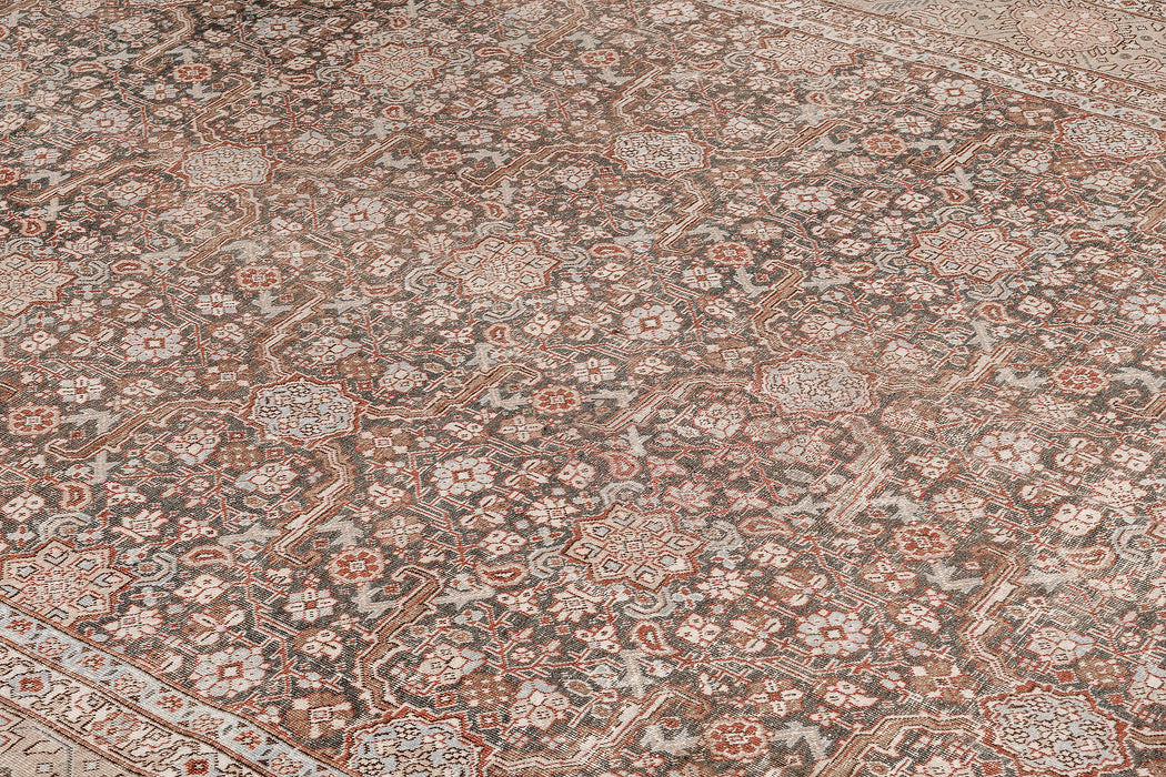 TABRIZ RUG, AR31158/7224, NORTH WEST PERSIA, 7'10" X 10'10"