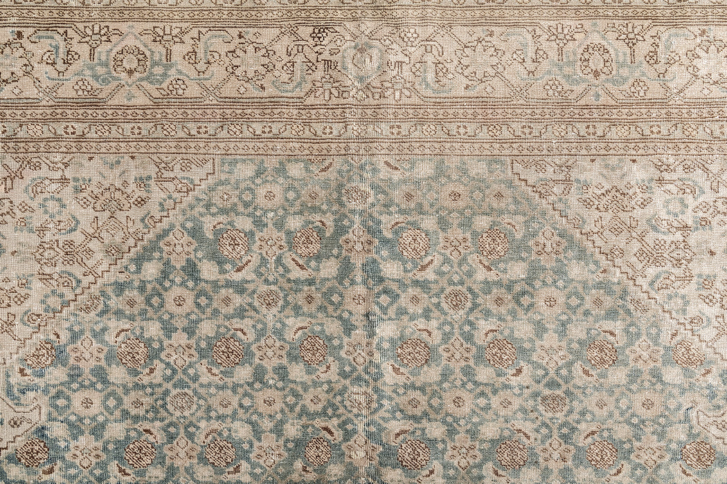 TABRIZ RUG, AR31252/9650, NORTH WEST PERSIA, 7'8" X 10'10"