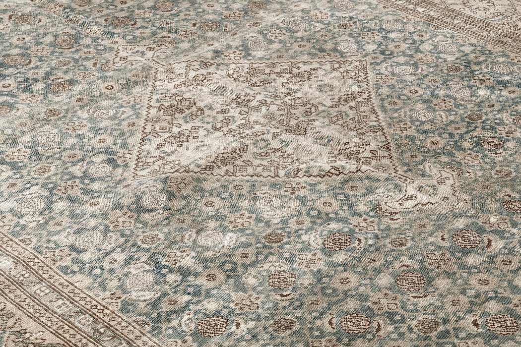 TABRIZ RUG, AR31252/9650, NORTH WEST PERSIA, 7'8" X 10'10"