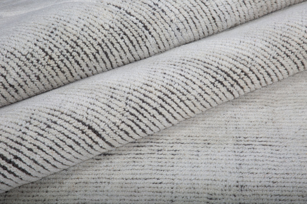 Distressed Wool Rug – Ivory / Charcoal