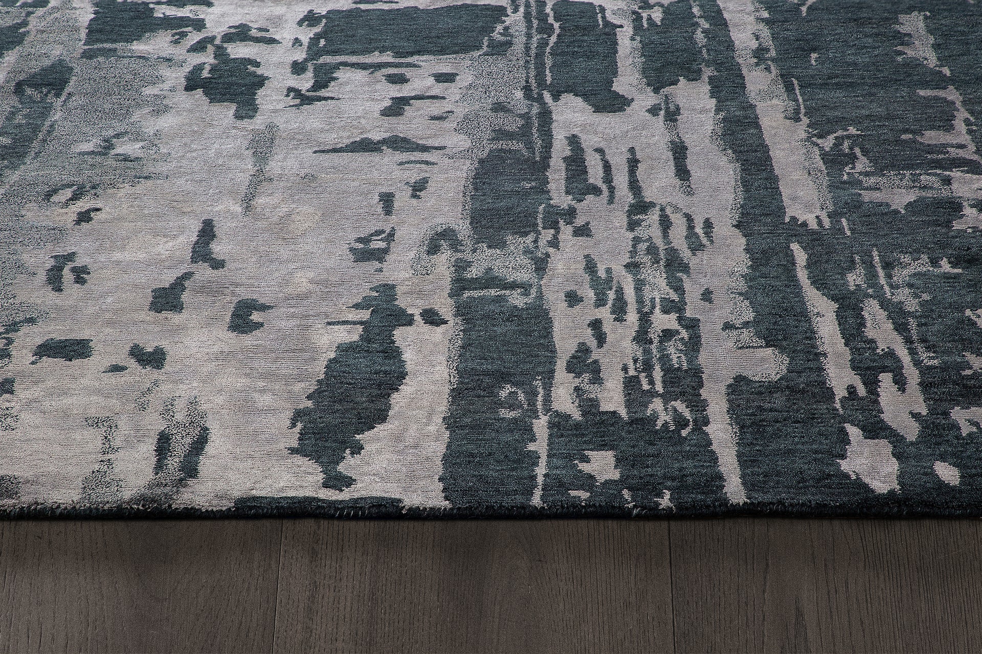 Reve Rug – Gunmetal