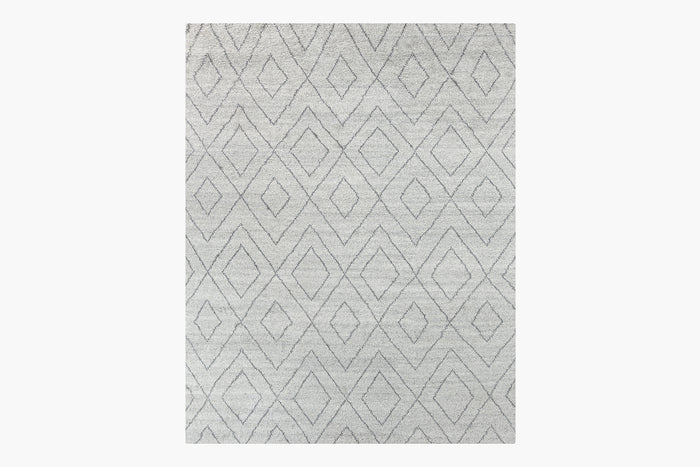 Performance Double Diamond Moroccan Rug – Silver / Fog