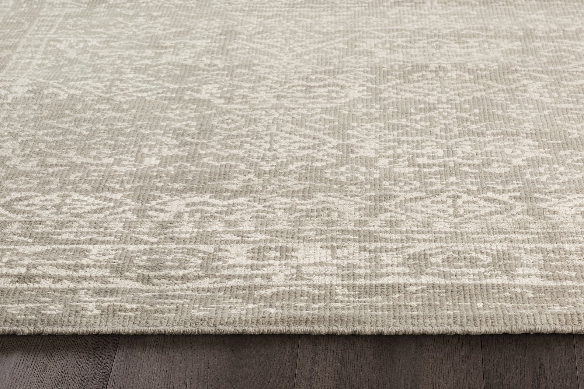Dada Rug – Charcoal / Silver