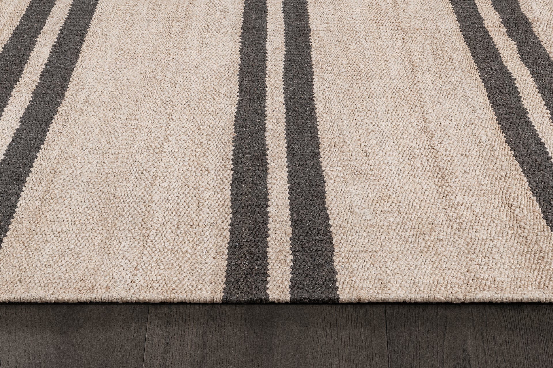 Banna Rug – Natural / Black