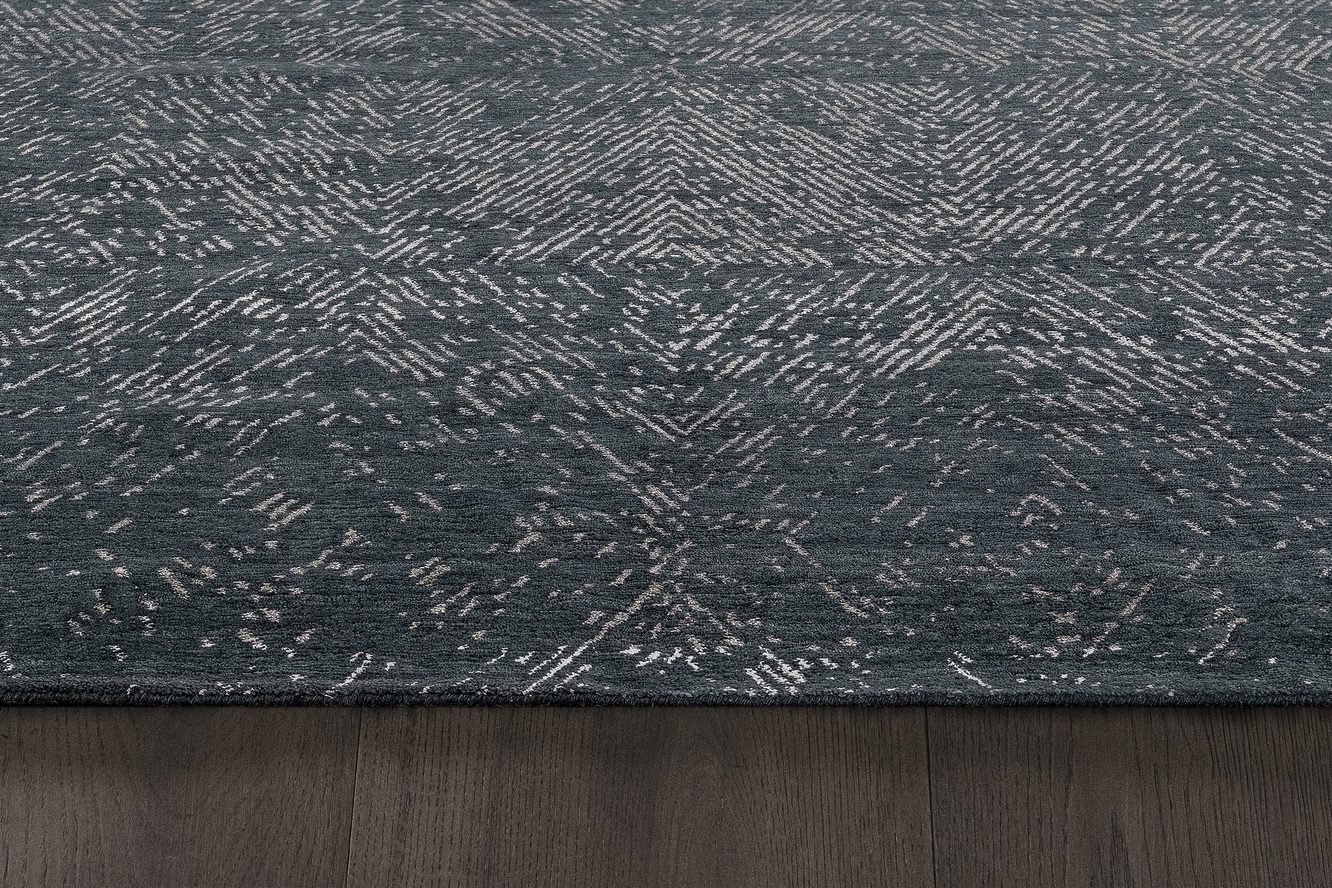 Meyla Rug – Graphite / Charcoal