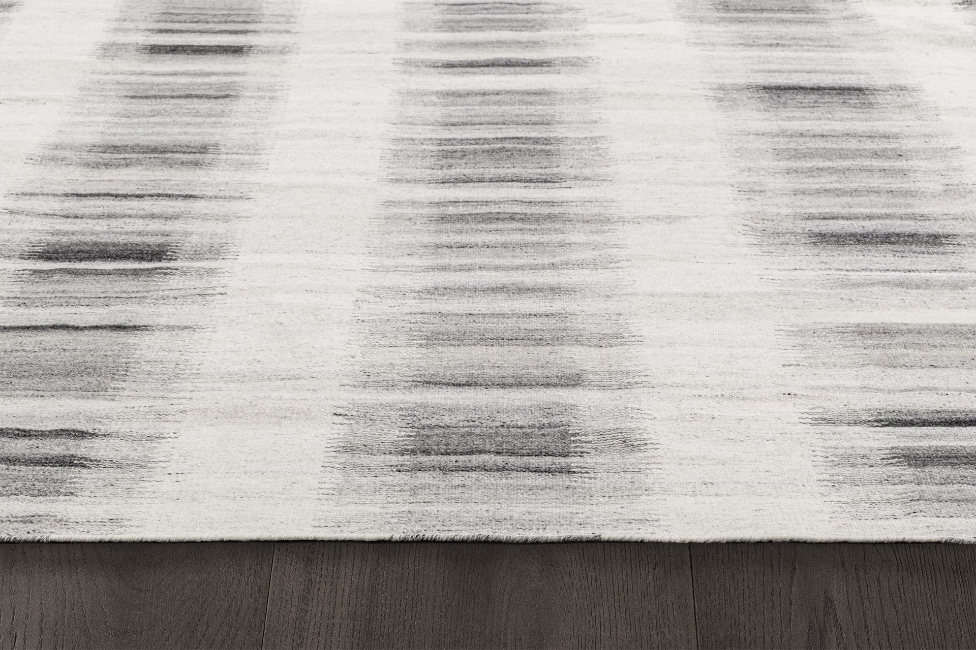 Kata Rug – Silver / Grey