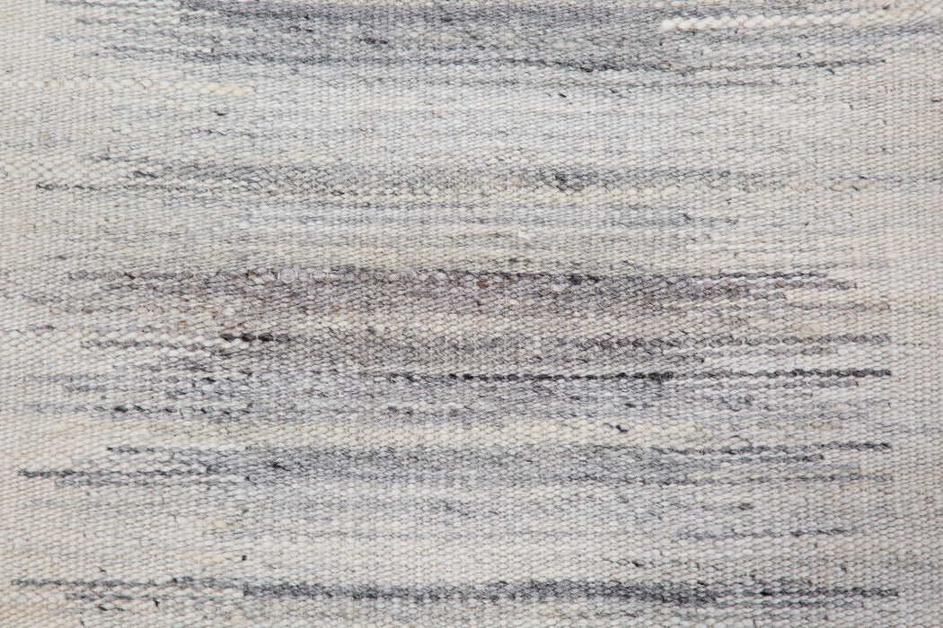 Kata Rug – Silver / Charcoal