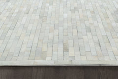 Manto Hide Rug – Ivory