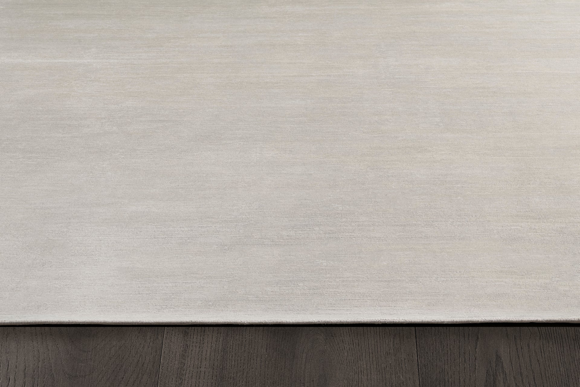 Ribbed Silk Rug – Wolf