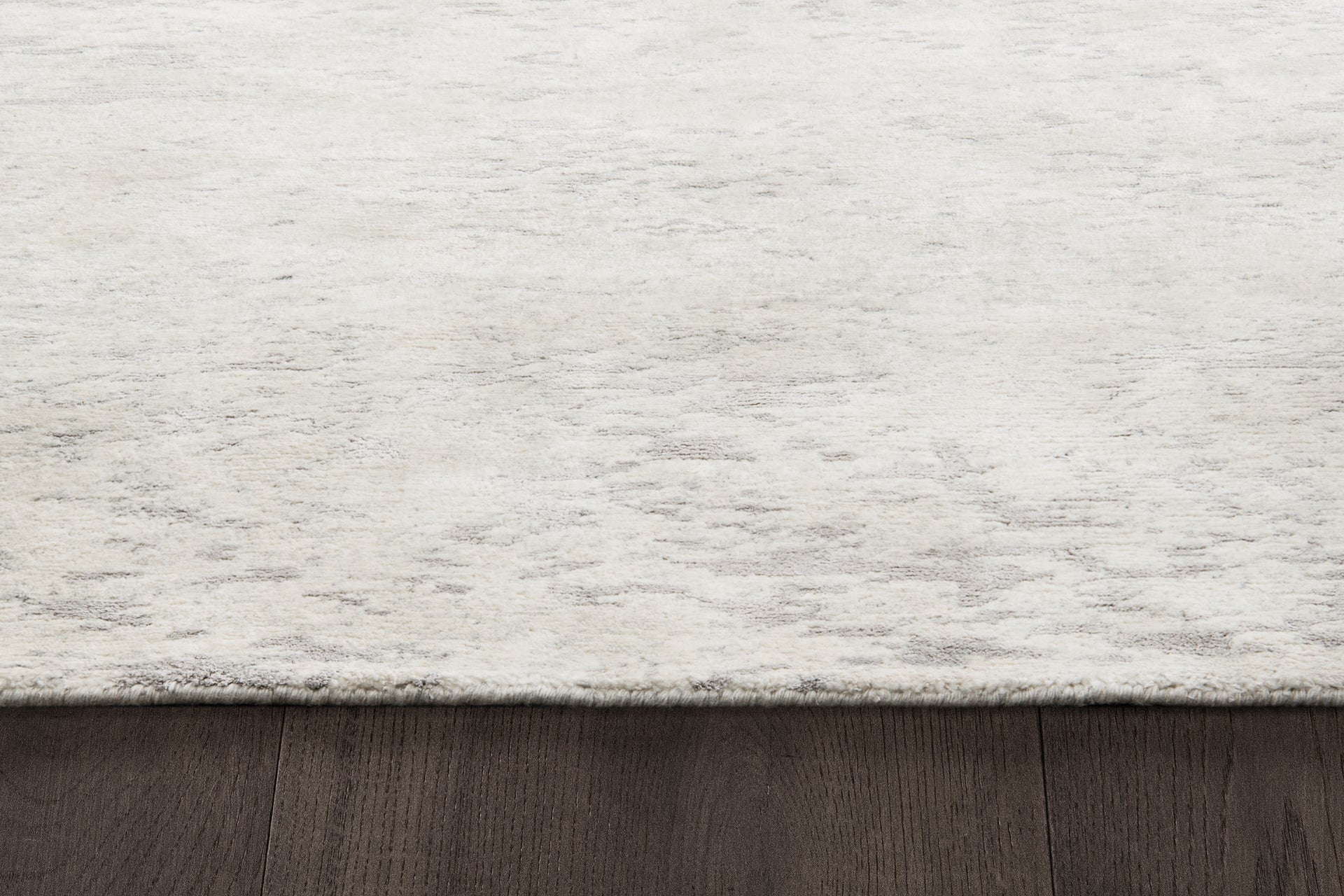 Sienna Silk and Wool Rug – Silver