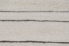 Akula Rug – White / Espresso