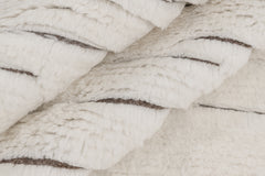 Akula Rug – White / Espresso