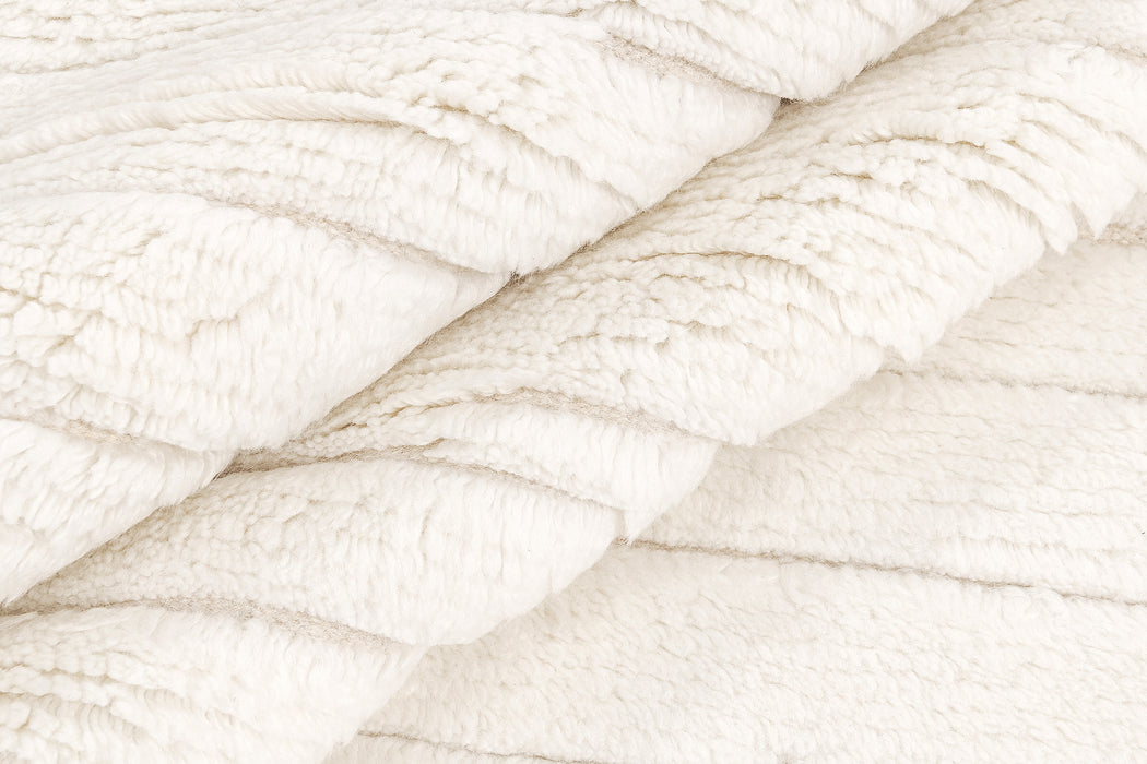 Akula Rug – White / White