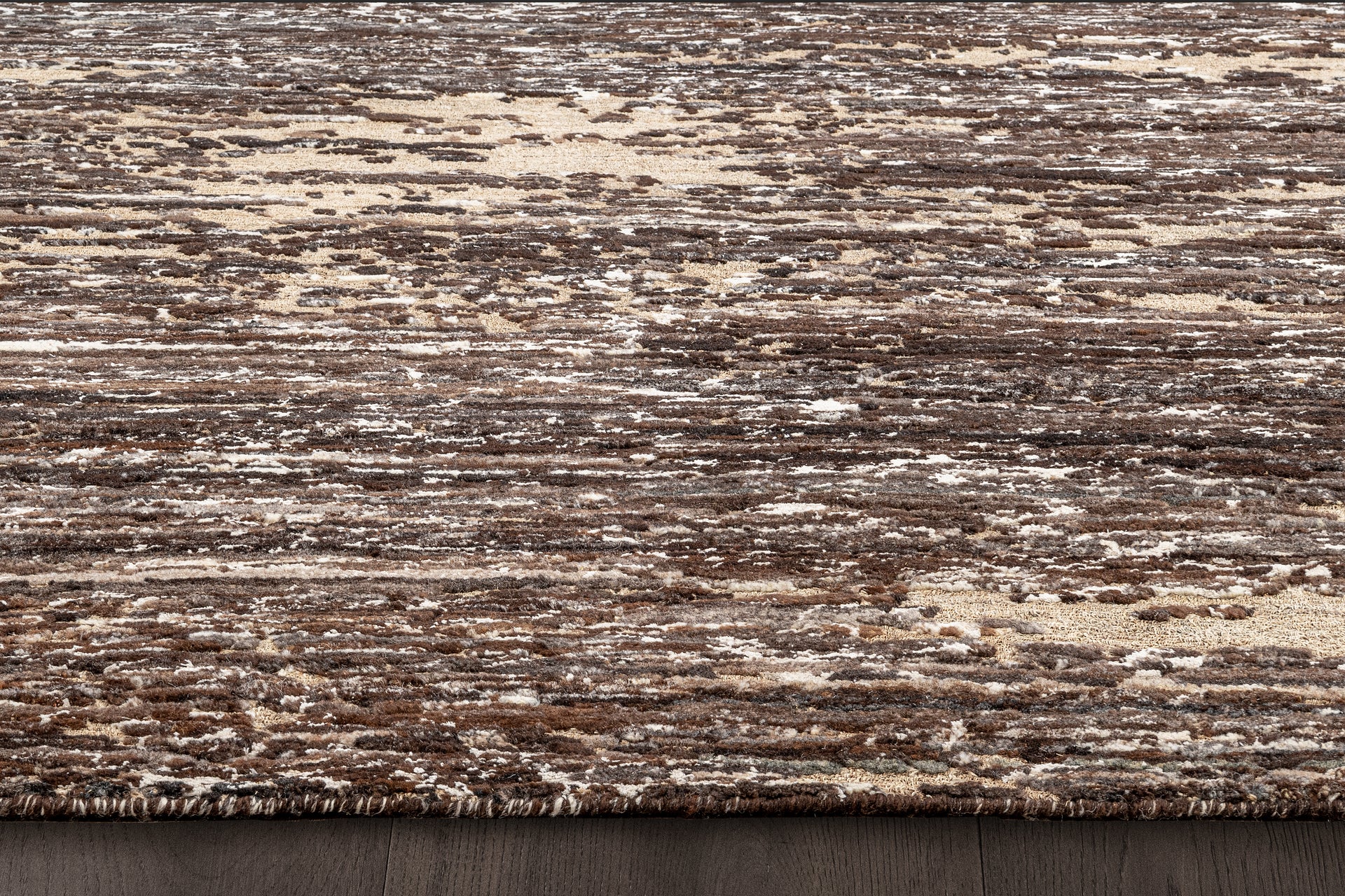 Sienna Silk, Wool and Nettle Rug – Espresso / Sand