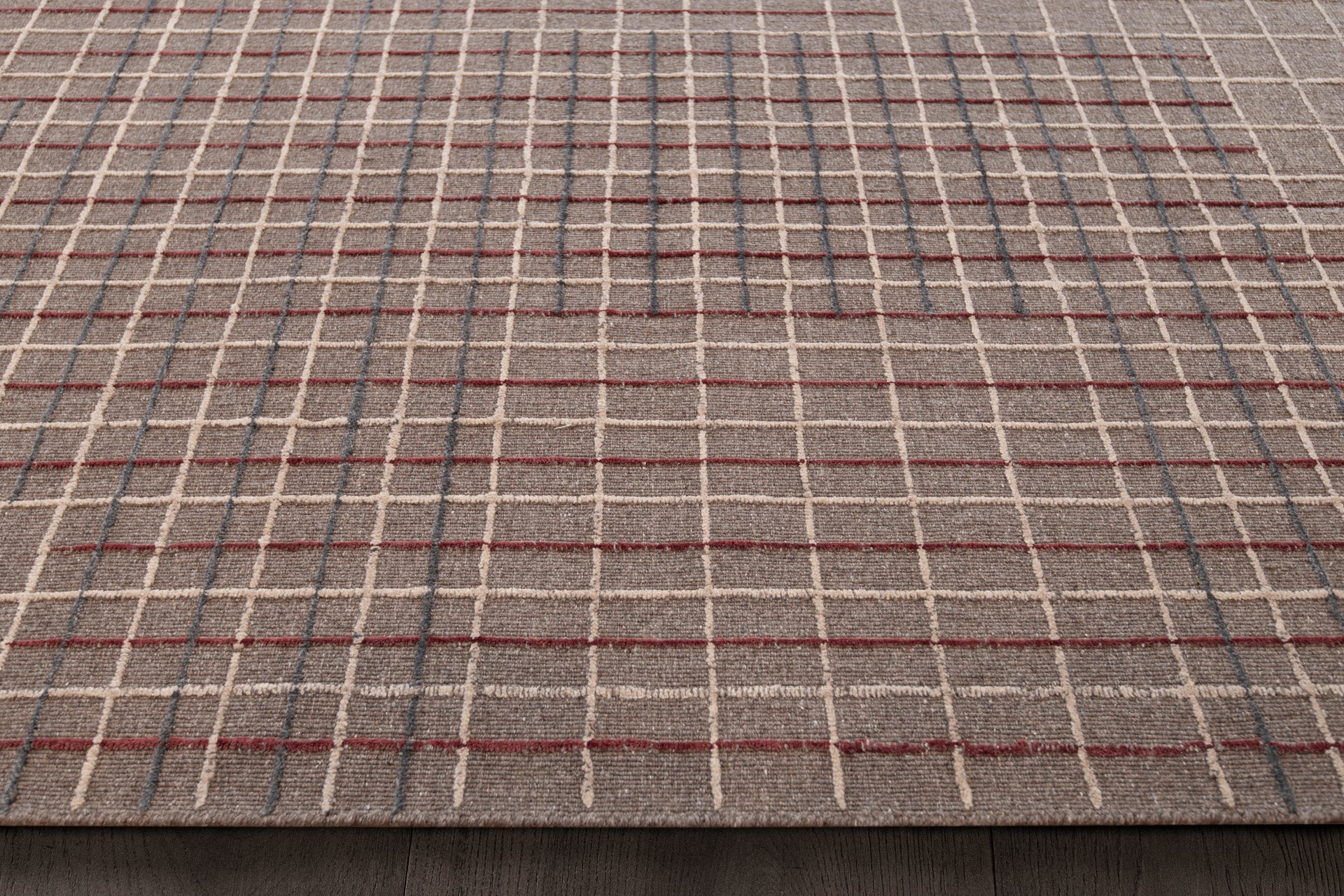 Variegated Grid Rug – Light Sand / Claret