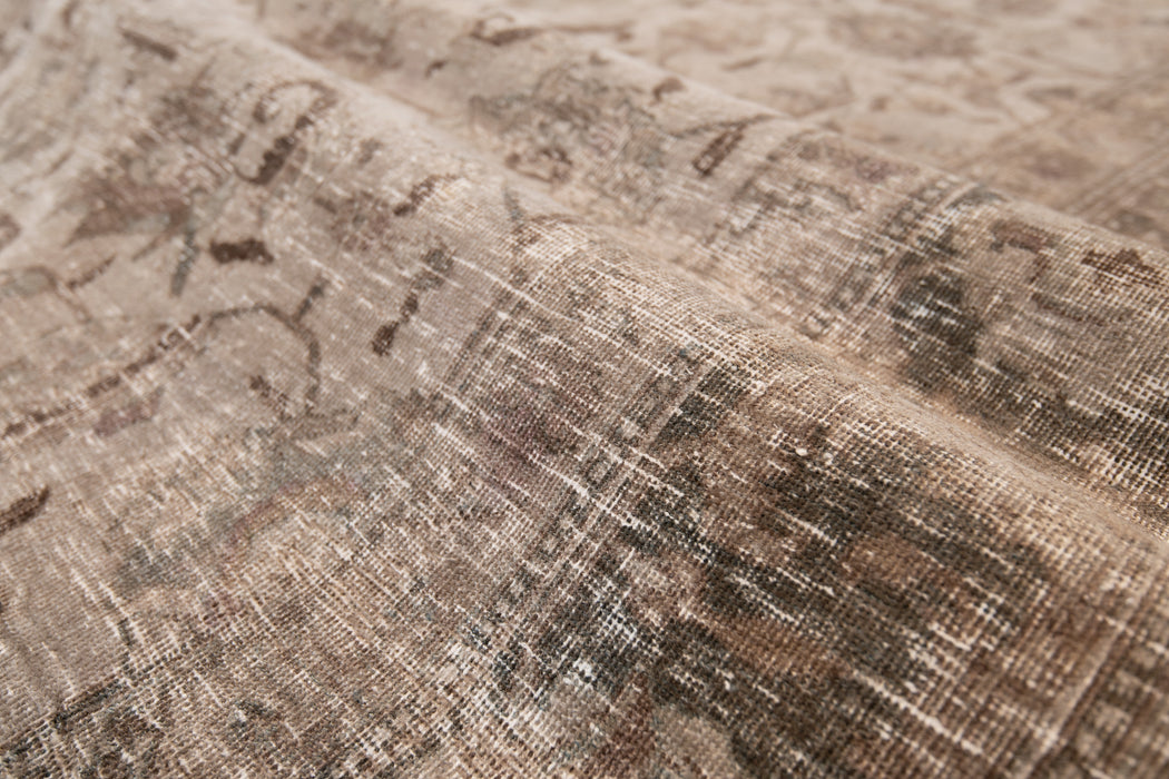 AR31522, CLASSIC TABRIZ RUG, NORTH WEST PERSIA, 6'10" X 11'02"