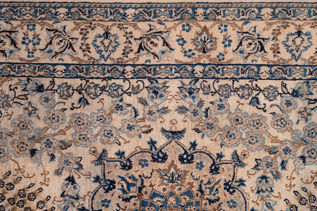 AR31550, Isfahan Rug, Central Persia, 4' X 6'