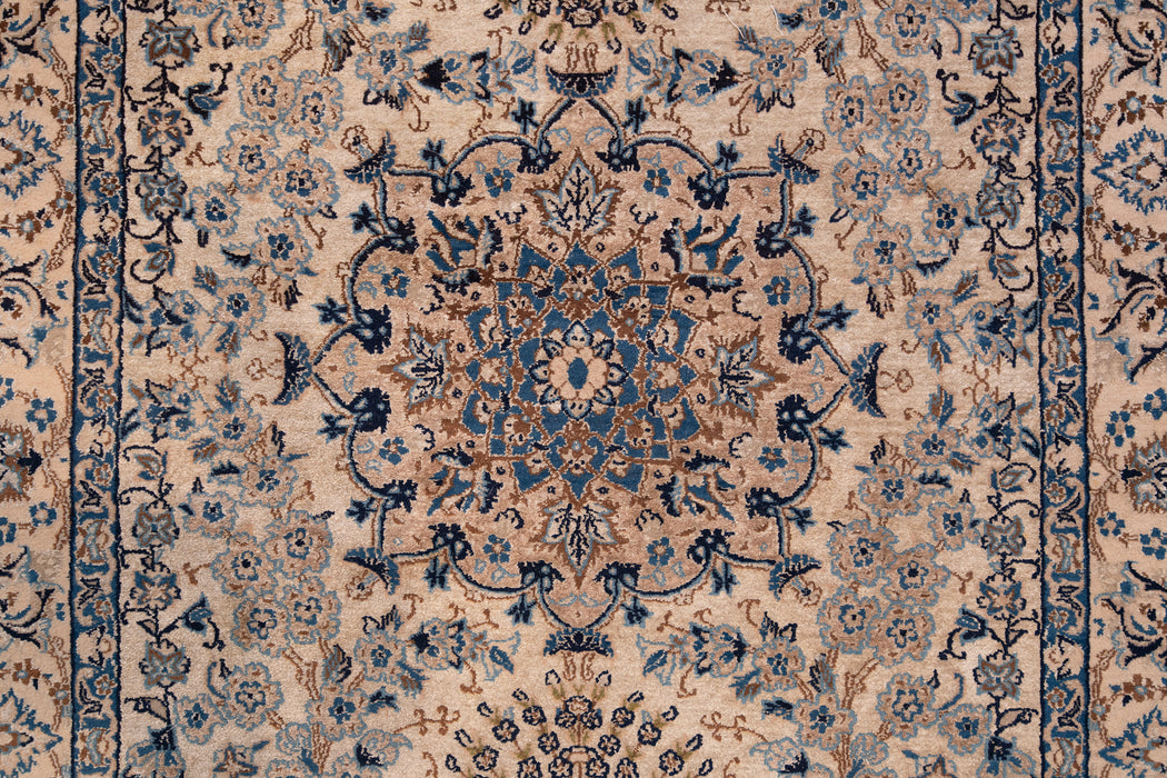 AR31550, Isfahan Rug, Central Persia, 4' X 6'