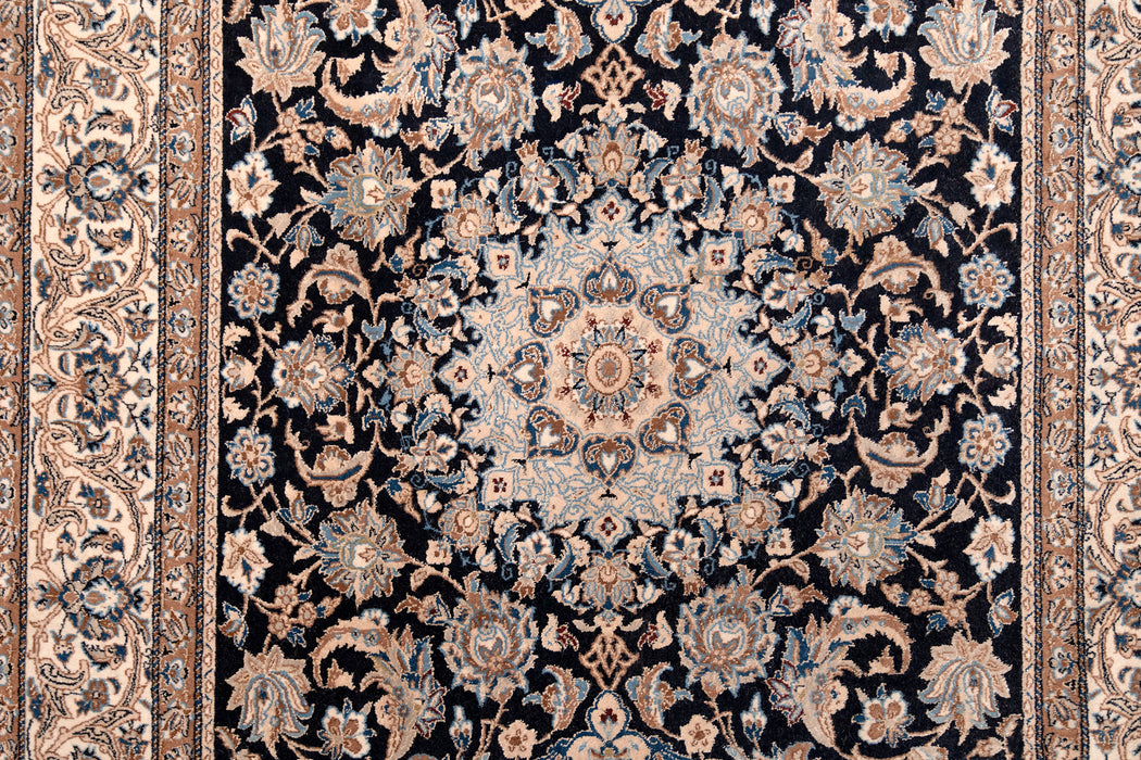 AR31552, Isfahan Rug, Central Persia, 3'4" X 10'7"
